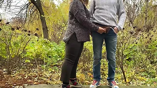 Fat MILF in parsimonious pants knows how adjacent to hold my cock